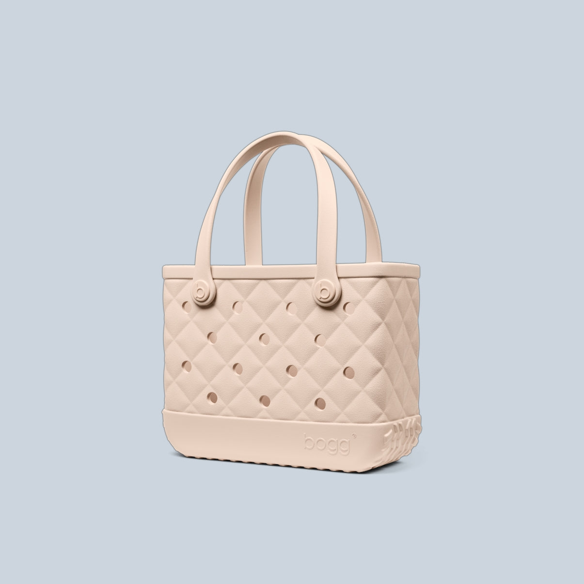Bitty Bogg Bag Quilted Freshly Pressed Linen Coastal Travel Beach Bag Stylish Travel Friendly Bonus Cosmetic Bag Included for Beach Holidays