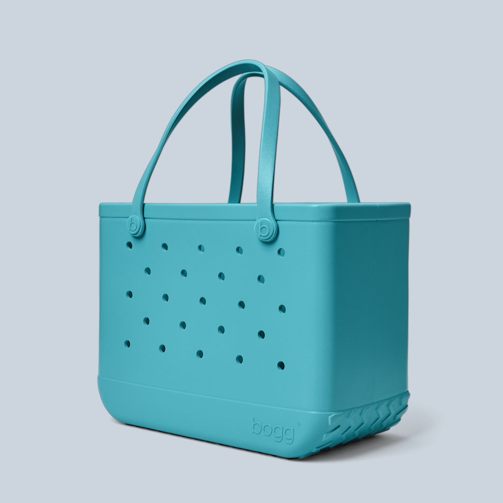 Original Bogg Bag Turquoise and Caicos Summer Beach Accessories Bag Sandproof Easy Clean with Travel Accessory Pouch for Family Beach Days Travel Organizer Vacation Essentials for Women