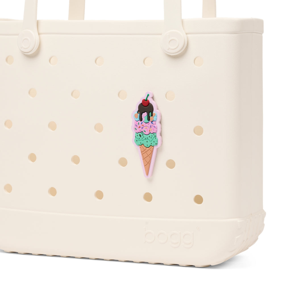 Bogg Bit Ice Cream Lightweight Waterproof Carryall Oversized Durable with Makeup Bag for Beach Vacation Travel Organizer Vacation Essentials for Women